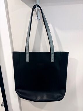 Leather tote bag